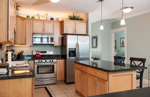 Lincoln City Condo | Promo! Top Floor Oceanfront Condo, Private Hot Tub, Pool, Wifi and Much More!