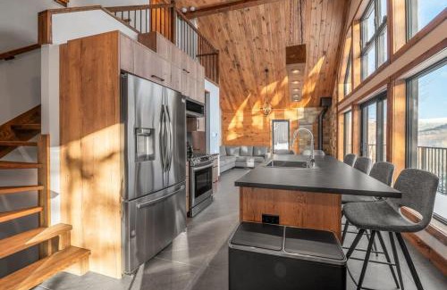 Saint-Philemon House | Promontoire-29 Mountain chalet with a hot tub