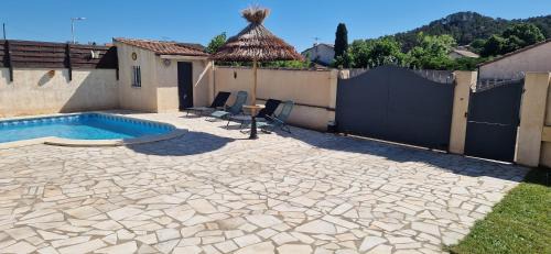 Beaucaire Villa | PROMOTION sur la dernière semaine d'Août en Occitanie - villa avec piscine privée