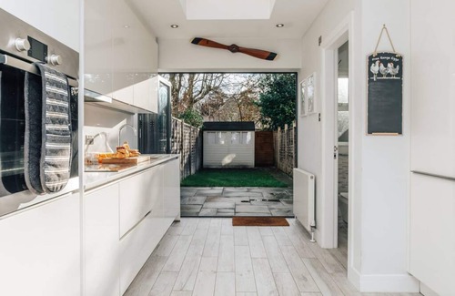 Wargrave House | Propeller House - From 165 Per Night