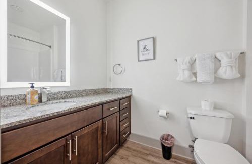 Farragut Apartment | Properties By Preston I 2bd2bth Beauty I Parking