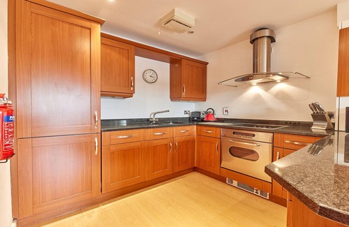 Newcastle-upon-Tyne Apartment | Properties Unique | The Peak
