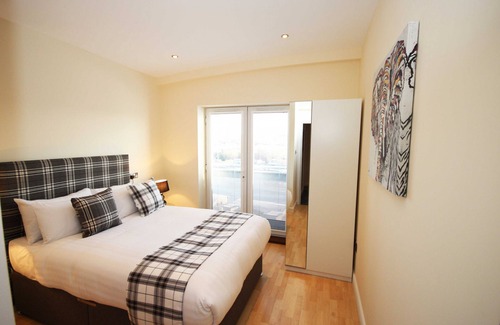 Newcastle-upon-Tyne Apartment | Properties Unique | The View