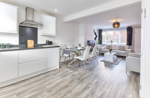 Newcastle-upon-Tyne House | Properties Unique | Kingston