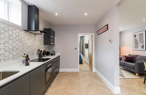 Heaton Apartment | Properties Unique | Chelmsford Loft 4