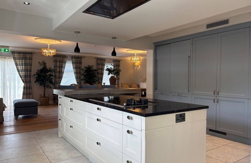Clifden Cottage | Property 490 - Clifden - sleeps 25 guests in 10 bedrooms