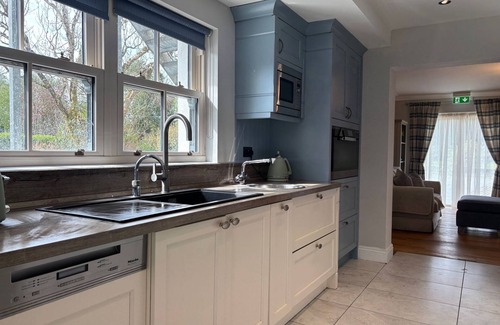 Clifden Cottage | Property 490 - Clifden - sleeps 25 guests in 10 bedrooms