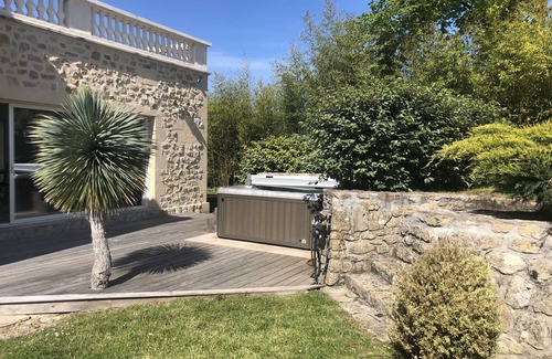 Saint-Pierre-de-Mons House | PROPERTY IN THE HEART OF VINES