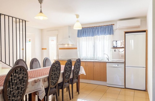 Burgohondo Resort | Property In A Holiday Village 'Las Gargantas De Gredos' with Mountain View and Air Conditioning