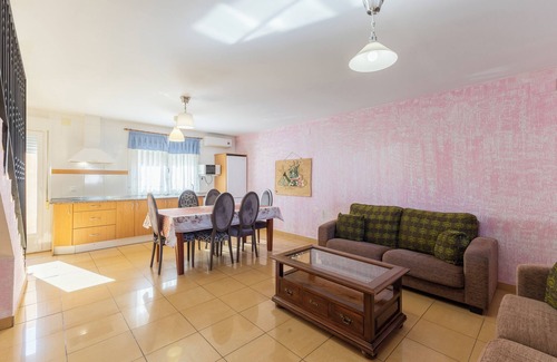 Burgohondo Resort | Property In A Holiday Village 'Las Gargantas De Gredos' with Mountain View and Air Conditioning