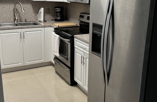 Flagami House | property is five minute away from the airport miami 15 minute from south beach