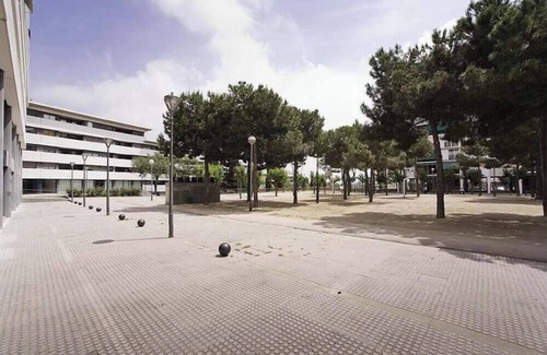 La Vall d'Hebron Apartment | Property with parking, Ac,wifi, metro & at only 8 min.from city centre by metro.