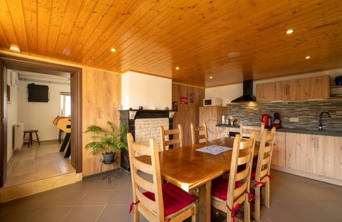 Sivry-Rance House | Propriété de Campagne Rénovée Avec Barbecue, à Proximité Sentiers de Randonnées