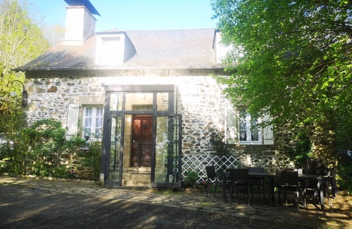Chamboulive Villa | Propriété de Campagne Rénovée Avec Piscine, Calme, Nature, Randonnée