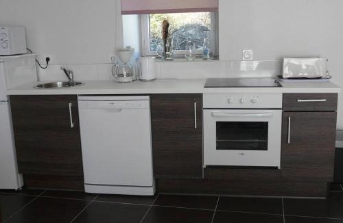 Theix-Noyalo House | Propriete de 2 chambres avec piscine partagee terrasse et wifi a Theix