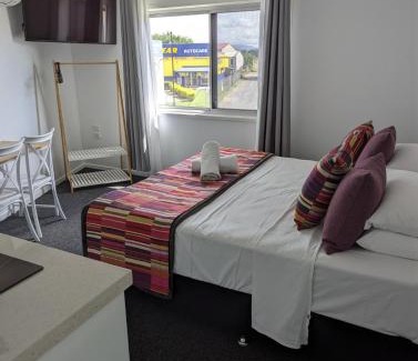 Proserpine Hotel | PROSERPINE MOTOR LODGE