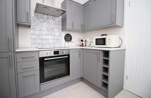 Treorchy House | Prospect Cottage: Stunning Rhondda Valley