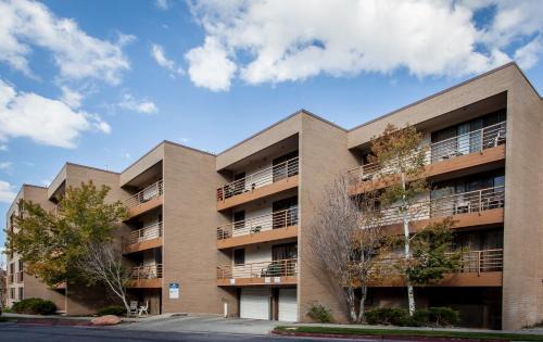 North Park City Hotel | Prospector Accommodations by All Seasons Resort Lodging