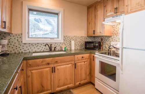 Warm Springs House | Prospector Condo 171