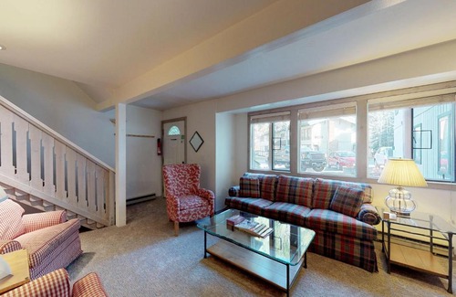 Warm Springs Apartment | Prospector Condo