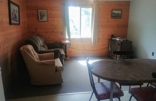 Elk City Cabin | Prospector Hitching post