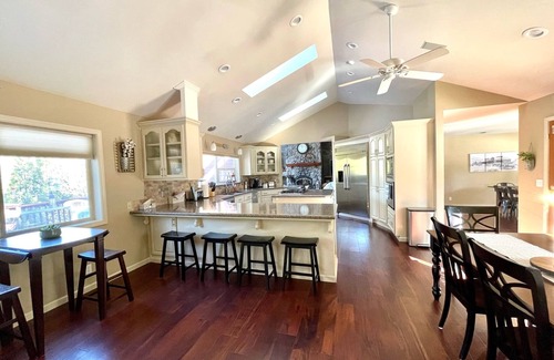 Sonora House | Prospector's Paradise - your resort destination in Sonora - Twain Harte!