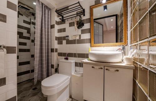 Huaihai Road Commercial Area House | Prosperity B&B Downtown Shanghai - Yongkang Road Branch