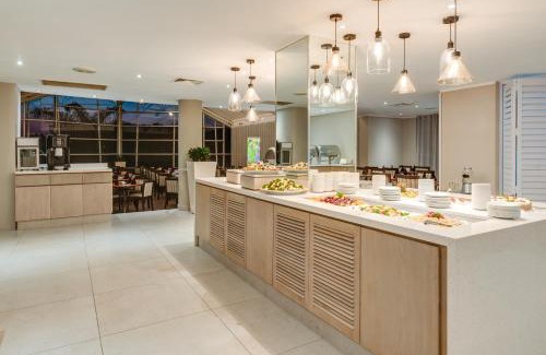 Karridene Hotel | Protea Hotel by Marriott Karridene Beach