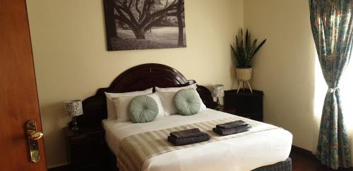 Helderberg Rural House | Protea-Sabr