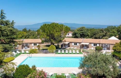 La Roque-sur-Pernes Condo | Provençal stone T2 Mazet in a tourist residence