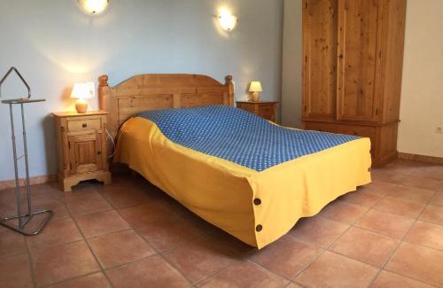 Bedarrides Villa | Provencal part with private pool, near Avignon, 6 sleeps.
