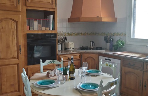 Blauzac Villa | Provencal villa and separate apartment, air-conditioned garden & pool.