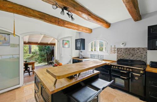 Velennes House | Provencal Villa With Pool In Collobrières