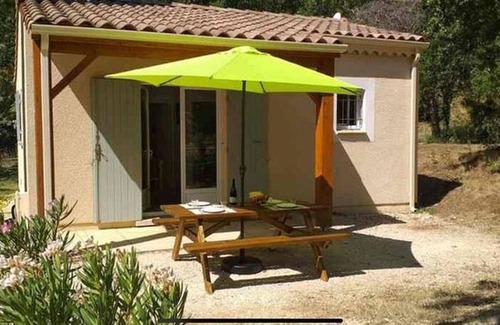 Valaurie House | Provence cottage with swimming pool. Stay in the heart of nature