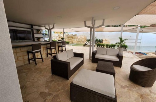 Las Lomas I House | Provenza 8bedroom home plus 30 days rentals