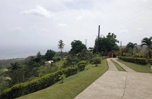 Mahaut Cottage | Providence ,Charming 3-bedroom cottage with WiFi and AC in Mahaut.