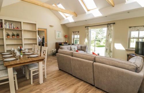 Scawton House | Providence Cottage