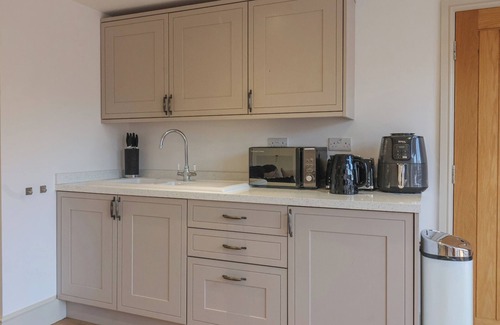 Easingwold Cottage | PROVIDENCE COURT, romantic, with a garden in Easingwold