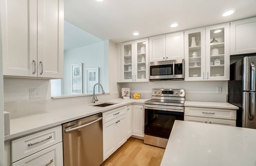 East Price Hill Condo | Provides stunning view of downtown Cincinnati