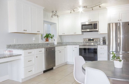 Provo Condo | Provo Pad | Central | Patio | Massage*