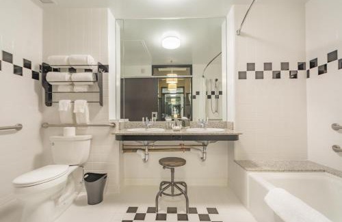Greensboro Hotel | Proximity Hotel