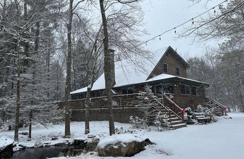 Lake Harmony Estates Cabin | Prvt+KingBd+Foliage+LakeHarmony+HotTub+Ski+FirePit