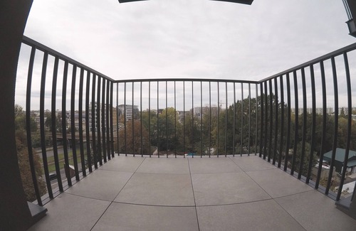Fabryczna Apartment | Przytulna kawalerka z wanną i wygodnym łóżkiem tuż obok Magnolia Park