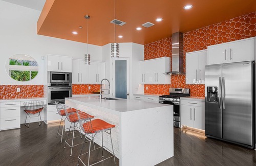 Desert Park Estates House | PS Playground - Putt Chip - Horseshoe - Corn Hole - Pool Table