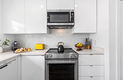 Sunrise Vista Chino Condo | PS Stylish Luxe Condo : Pools, Tennis, Pickleball