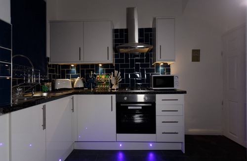 Harehills Apartment | £3 taxi ride from central leeds
