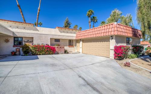 Palm Desert House | PS674 - East Island - Meredith Lodging