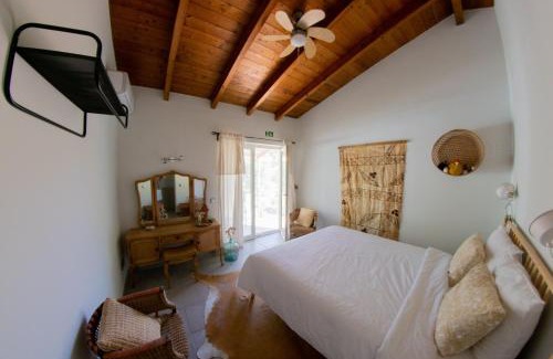 Santa Catarina da Fonte do Bispo Bed & Breakfast | Quinta Alcarias