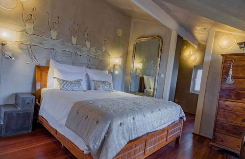 Carvoeira House | Romantic Suit with pool , spa & gym