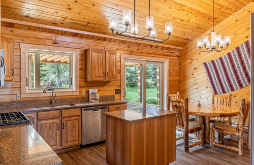 Cody House | Ptarmigan Ranch North Fork Views 4 Bedrooms!